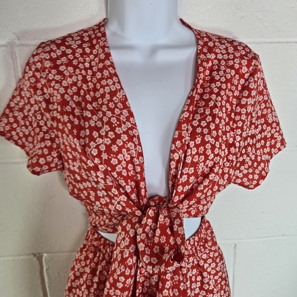 Princess Polly red white floral tie front open shorts romper - Picture 11 of 11